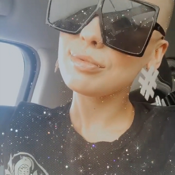 Hashtag earrings - Picture 4 of 12